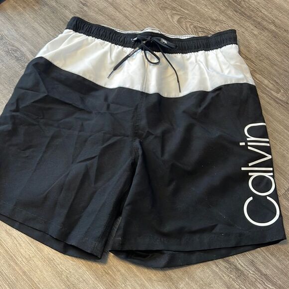 Calvin Klein Mens Swim Trunks Medium NEW - Picture 1 of 2